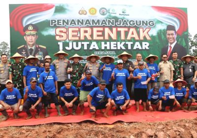 Dukung Swasembada Pangan 2025 Polda Metro Tanam Jagung  di Kabupaten Bekasi