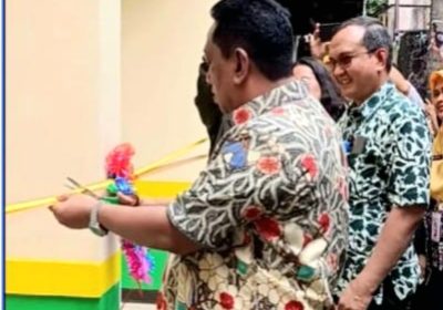 Camat Setiabudi Resmikan Bedah Rumah Warga Kelurahan Karet Kuningan