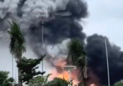 Lima Gudang Mainan dan Bahan Kimia di Pantai Dadap Tangerang Terbakar