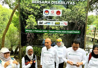 Kejagung Bersama Kelompok Disability Seven Summits Tanam 1000 Mangrove