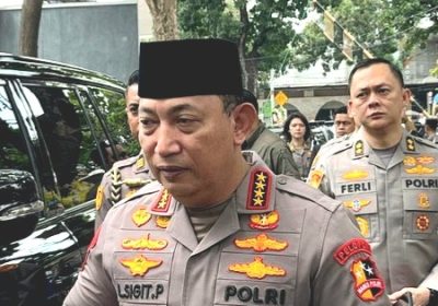 Kapolri Jenderal Listyo Sigit Melayat ke Rumah Duka Komjen (Purn) Syafruddin Kambo
