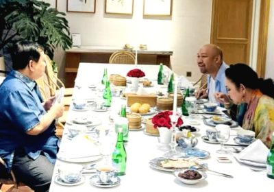 Presiden Prabowo Unggah Foto Buka Puasa dengan Titiek Soeharto dan Didit Prabowo
