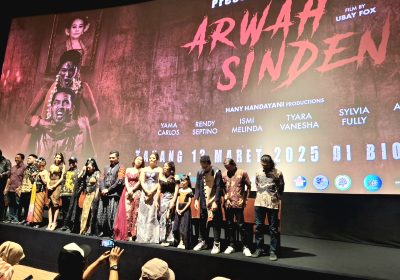 Film Horor “Arwah Sinden” Hadirkan Teror Dendam Persaingan Sinden Tayang 13 Maret 2025