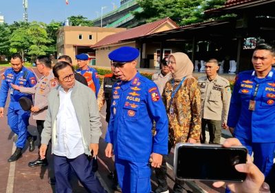 Gubernur DKI dan Kakorpolairud Pantau Banjir di Jakarta Lewat Udara