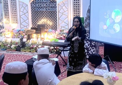 Inggit Wulan Hibur Puluhan Anak Yatim di Acara Berkah Ramadhan Penuh Cinta