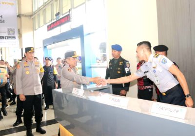 Kapolda Metro Jaya Inspeksi Pospam Terminal Pulogebang Jakarta
