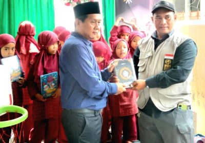 Wakaf Al-Qur’an INH Dukung Program Tahfidz Taman Embun