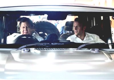 Momen Presiden Prabowo Setir Mobil dengan Emmanuel Macron