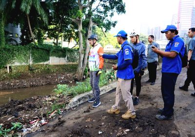Wali Kota Jaksel Tinjau Pengerukan Kali Grogol dan Cideng