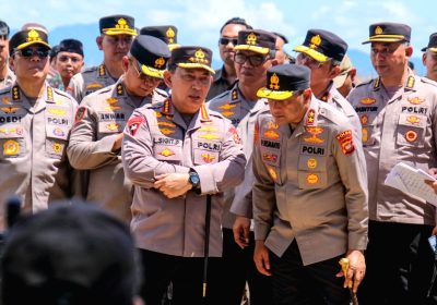 Kapolri Serahkan Bantuan Alat dan Mesin Pertanian kepada Kelompok Tani