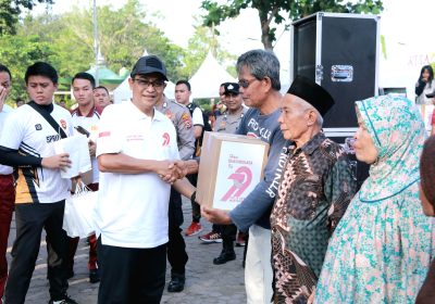 Kapolda NTB Sapa dan Berbagi Kebahagiaan dengan Warga di CFD Udayana