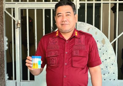 Lapas Kelas IIB Selong Gelar Tes Urine, Kalapas Turut Ambil Bagian