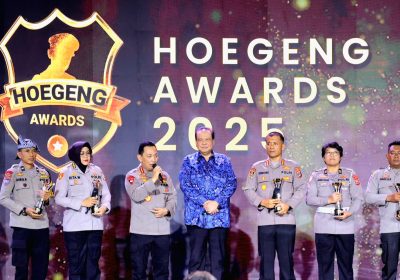 Aipda Muhajirin Terima Hoegeng Awards 2025, Kapolri Tawarkan Sekolah Kenaikan Pangkat