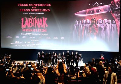 Raihaanun Korban Sekte Kanibal Arifin Putra di Film Horor “Labinak Mereka Ada di Sini”