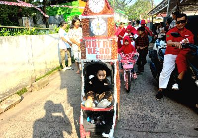 Peringati HUT RI Ke-80, Warga RT06/RW06 Tanjung Barat Jaksel Selenggarakan Gerak Jalan Santai Keluarga