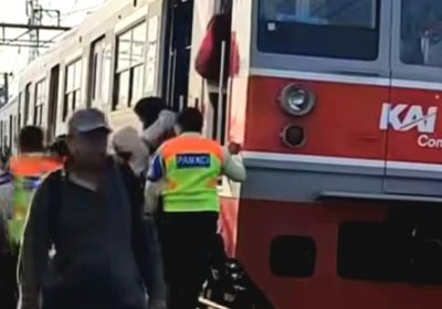 Commuter Line Bogor-Jakarta Anjlok di Stasiun Kota