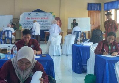 Peningkatan Kompetensi Keahlian Guru Berbasis Dunia Usaha di SMK Nurul Huda