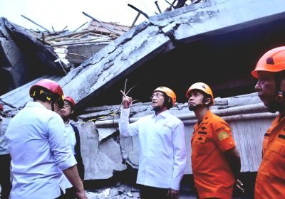 Pesantren Al Khoziny Ambruk Menag Nasaruddin Umar Salurkan Bantuan Rp610 Juta