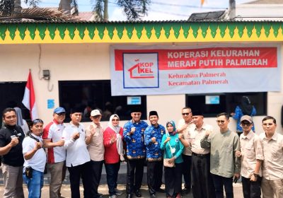 Camat Meresmikan Koperasi Merah Putih di Kelurahan Palmerah