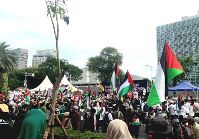 Aksi Bela Palestina di Kedubes AS Dijaga Ketat Brimob Polda Metro Jaya