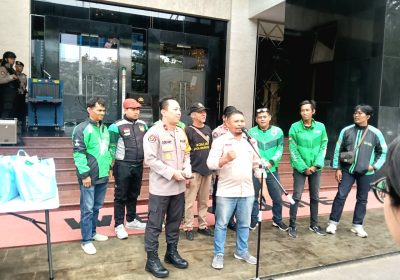 “Jumat Peduli” Polda Metro Pengemudi Ojol Berterima kasih ke Kapolda