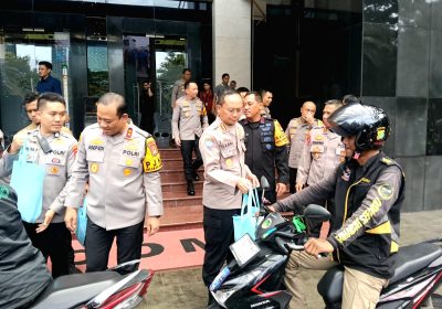 “Jum’at Peduli” Polda Metro Jaya Ajak Komunitas Ojek online Jaga Jakarta