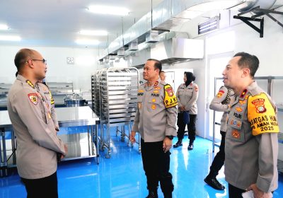 Tinjau SPPG Polri di Palmerah, Kapolda Metro: Siap Dioperasionalkan 99,9 Persen