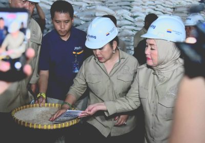 Ketua Komisi IV DPR RI Titiek Soeharto Tinjau Kualitas dan Stok Beras di Gudang Bulog Mandalika
