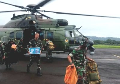TNI AU Distribusikan Bantuan Logistik ke Wilayah Sibolga Gunakan Helikopter Caracal