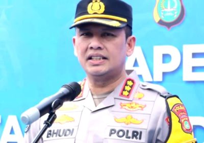 Personel Polda Metro Disiagakan Kawal Demo Buruh di DPR dengan Humanis