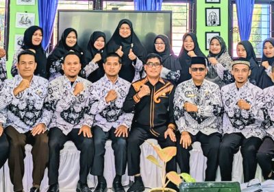 Kacabdin Gayo Lues Pembina Upacara di SMAN Seribu Bukit, HGN-80 Momen Memuliakan Guru