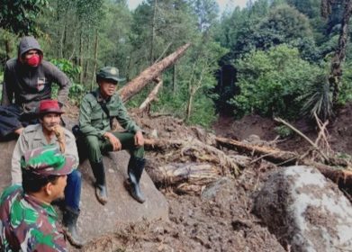 Curah Hujan Intensitas Tinggi Longsor di Nyangkokot Panumbangan Ciamis