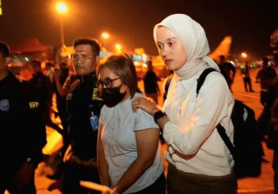 Gembong Narkoba Dewi Astutik Kini Tiba di Jakarta Dikawal Ketat Petugas BNN