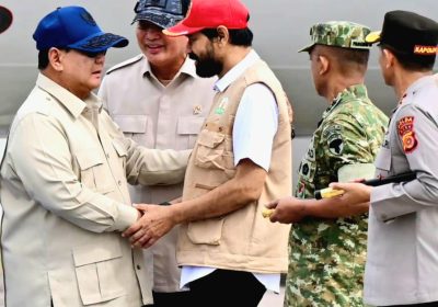 Ketika Presiden Prabowo dan Gubernur Aceh Tinjau Jembatan Bailey Teupin Mane, Prabowo Sempat Cicipi Masakan Dapur Umum