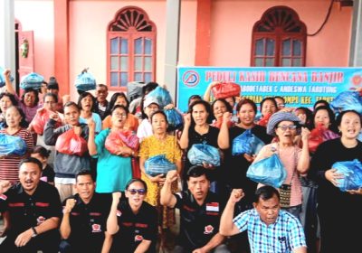 Andeswa Jakarta dan Andeswa Tarutung Bantu Ratusan Korban Banjir di Kenegeriaan Siualuompu