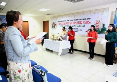 Acara Natal Bersama PWI Jaya di Sekretariat PWI Jaya Berjalan Hikmat