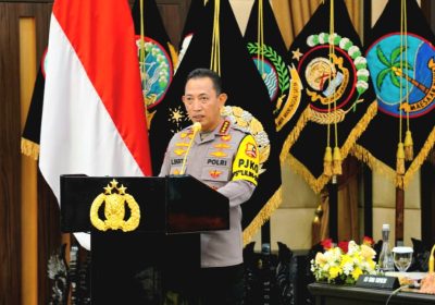 Sampaikan Rilis Akhir Tahun 2025, Kapolri Ajak Doakan Korban Bencana di Sumatera