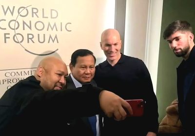 Presiden Prabowo Unggah Foto Bersama Pesepakbola Zinedine Zidane