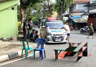 Pria Berkaos Biru Terjatuh dari Flyover Buaran Jakarta Timur