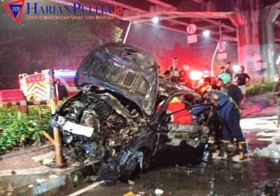 Diduga Pengemudi Mabuk Mobil Hitam di Rawasari Terbakar