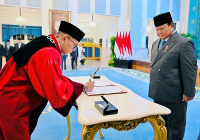 Presiden Prabowo Lantik Hakim MK Adies Kadir dan Wakil Menkeu Juda Agung