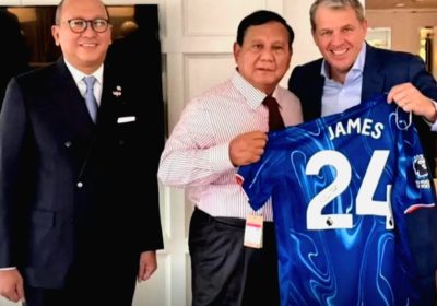 Presiden Prabowo Terima Jersei Chelsea di Amerika Serikat