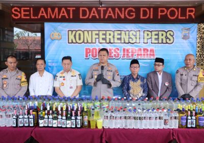 Gelar KRYD, Polisi Berhasil Amankan Ribuan Botol Miras di Jepara