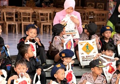 Ketua Bhayangkari Cabang Rembang Kunjungi Bhayangkari Rembang ke Rumah Merah Lasem