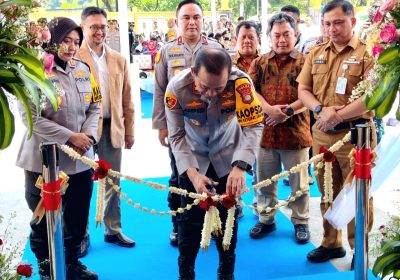 Kapolda Metro Resmikan Kantor Satpamobvit dan Polsek di Bekasi