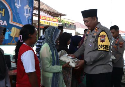 Polres Blora Salurkan 896 Paket Zakat Fitrah Anggota, Sasar Warga Kurang Mampu hingga Pondok Pesantren