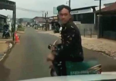 Viral Begal di Ciamis Melempar Benda Keras Pecahkan Kaca Mobil Pemudik