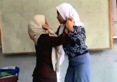 Viral, Seorang Siswi Berkelahi dengan Gurunya di Kota Langsa
