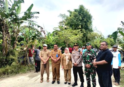 Warga Sambongrejo Blokir Jalan dan Tanam Pohon Pisang Protes Kerusakan Akibat Proyek IJD Senilai Rp27,9 Miliar