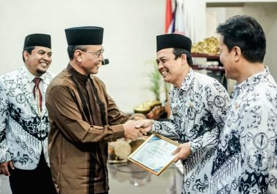 Bupati Herdiat: Guru Harus Jadi Agen Perubahan di Halal Bihalal PGRI